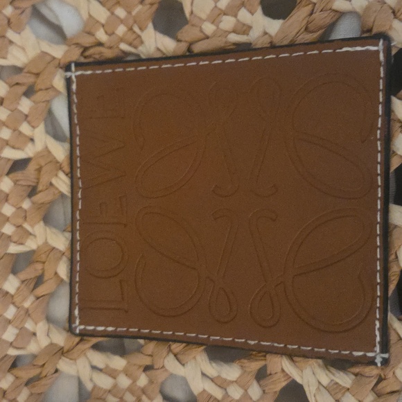 Pls read Tan and Brown Woven Small Pool Tote Bag - Picture 2 of 4